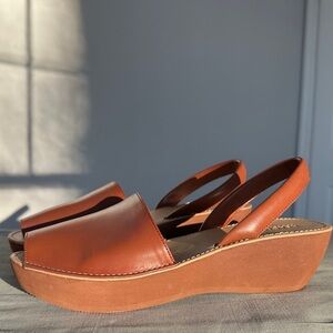 Reaction Kenneth Cole Brown Wedge Sandals